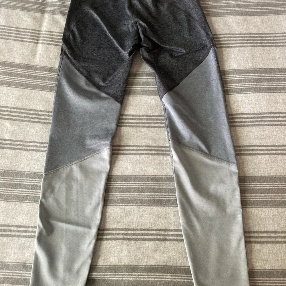 Work out leggings Size Medium In Grey - Picture 4 of 6